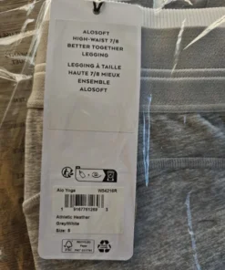 alo yoga clothing brand